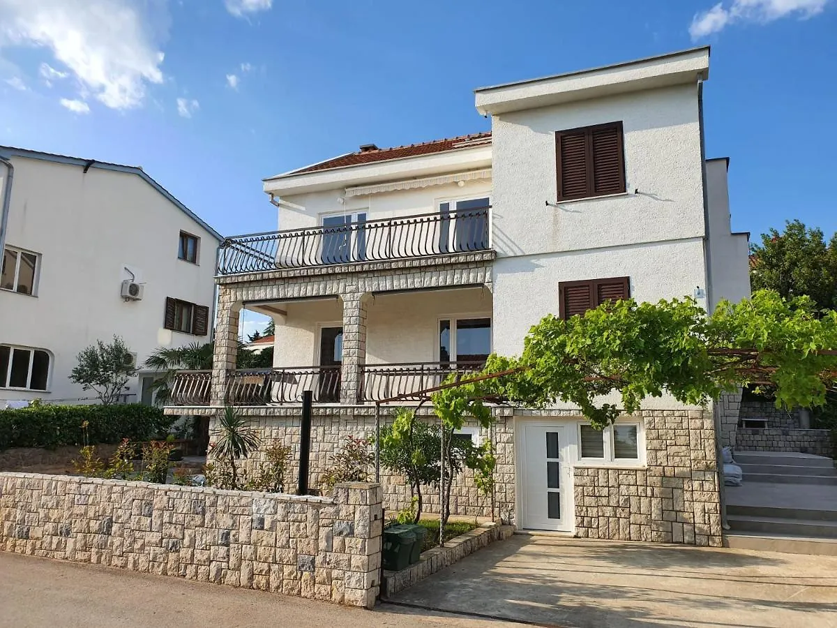Vila Beleca Krk - Apartments Rest & Sea Krk Town