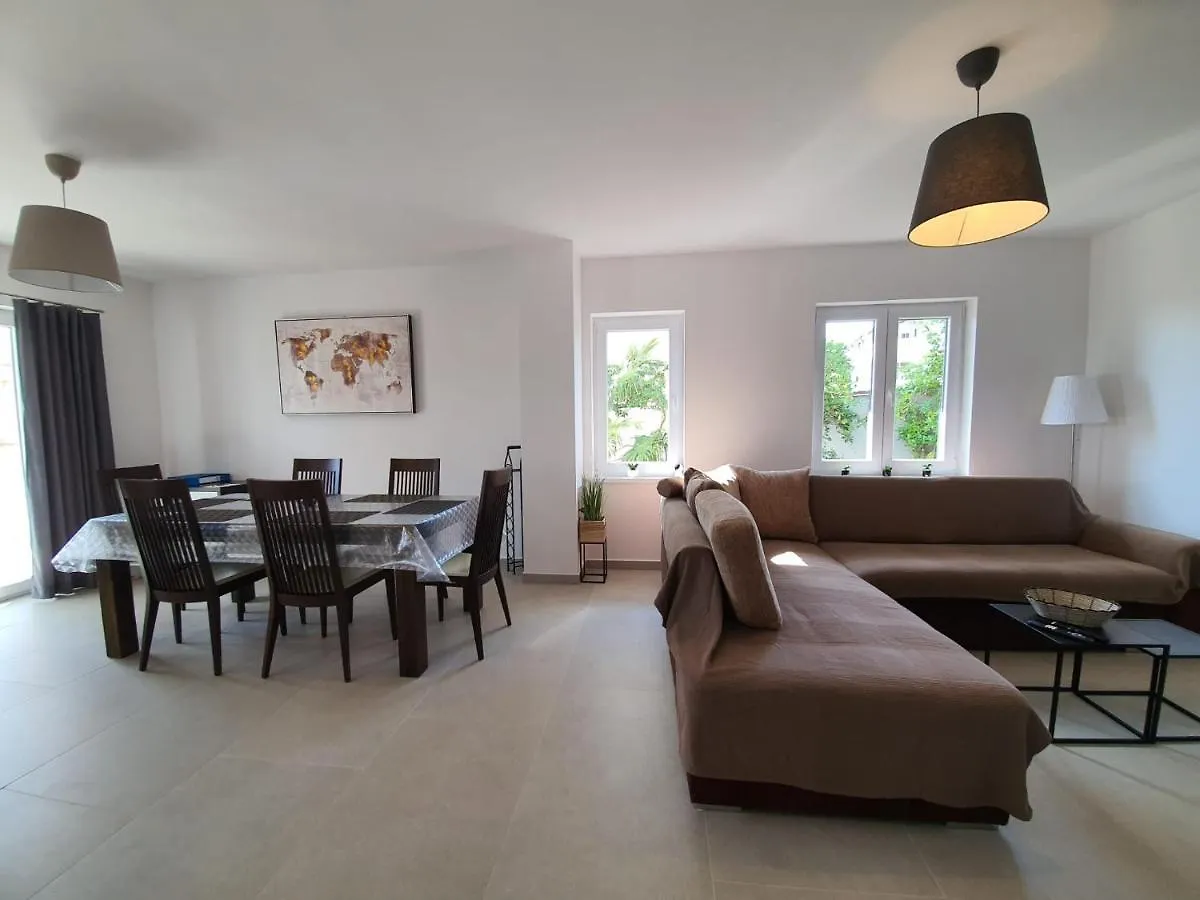 Vila Beleca Krk - Apartments Rest & Sea Krk Town