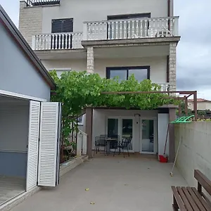 Lili , Umag Horvátország