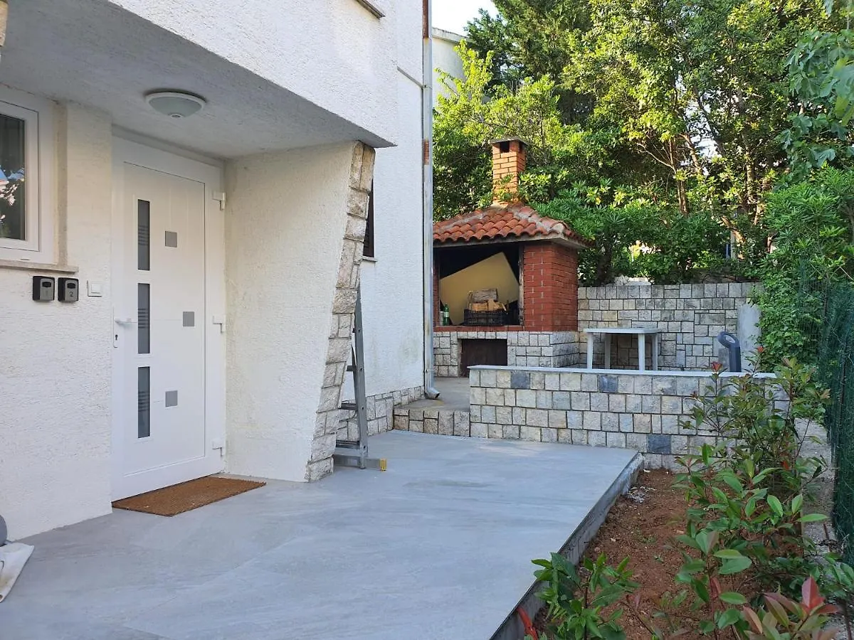 Vila Beleca Krk - Apartments Rest & Sea Krk Town